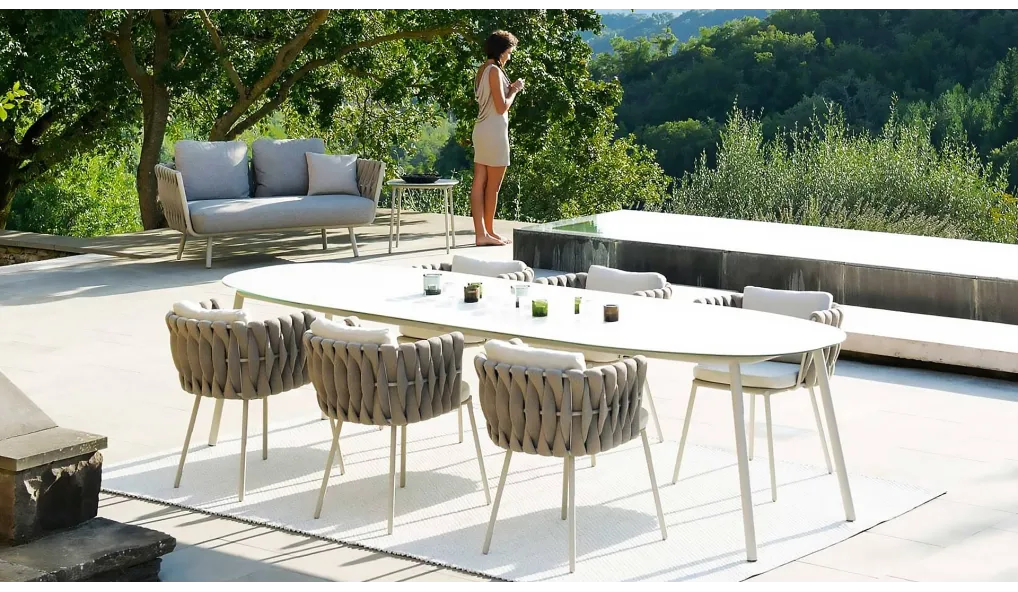 Table Tosca