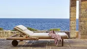 Vis-à-vis