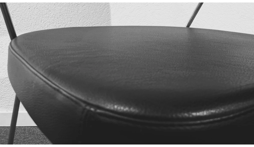 Chaise New York en cuir noir