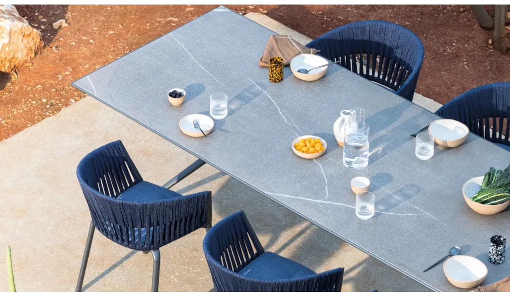 Table Moai